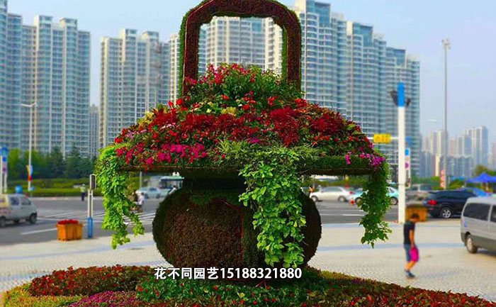 植物綠雕施工現(xiàn)場實拍圖